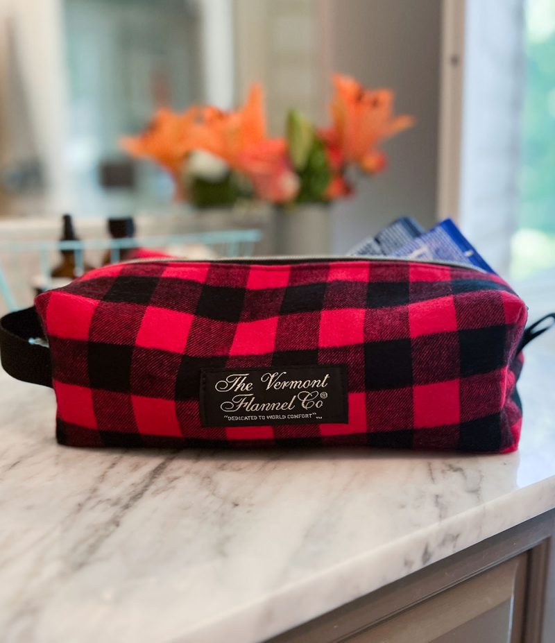 ToiletryBag RedBuffalo1