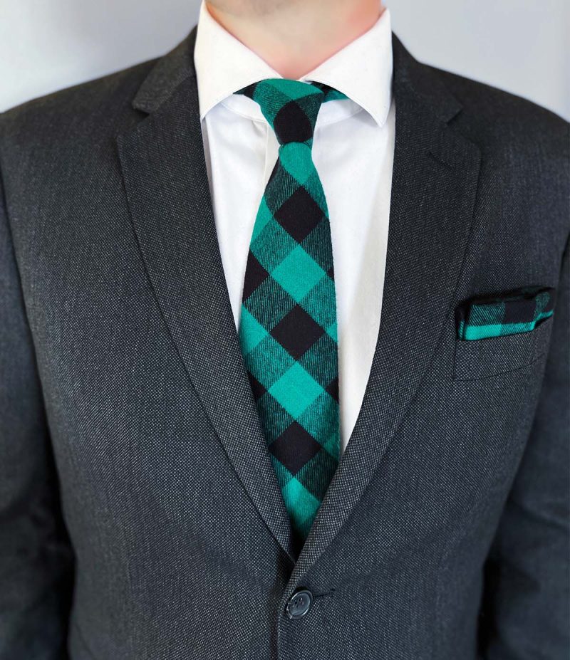 VFC Flannel Necktie Green Buffalo Lifestyle